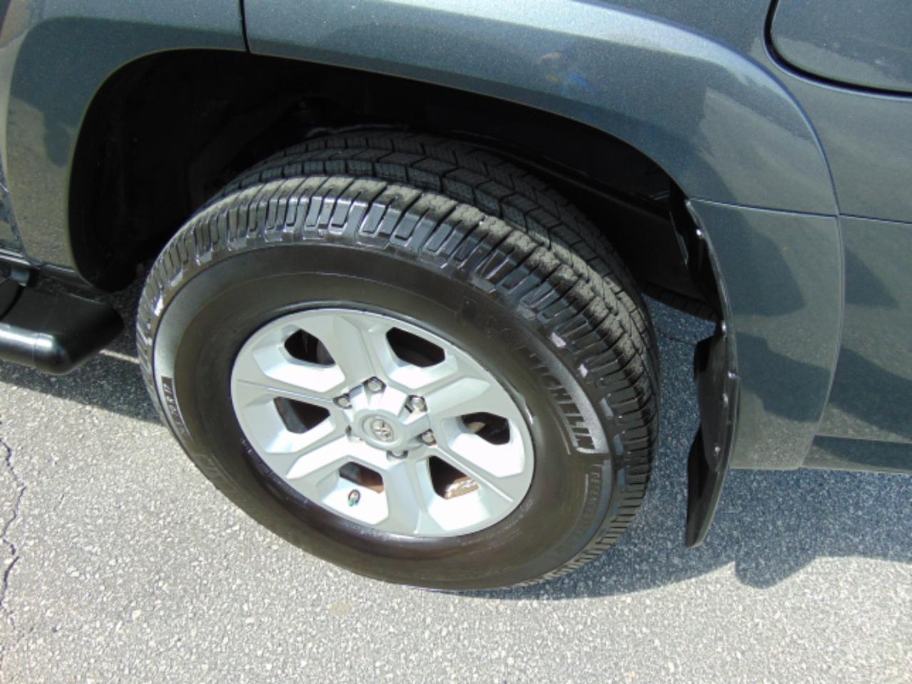 Toyota 4Runner SR5 4WD 2015