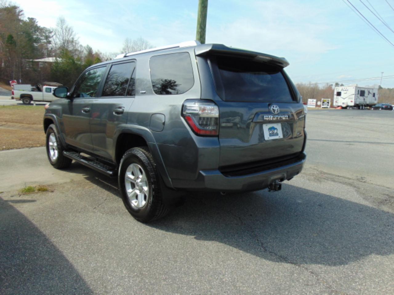 Toyota 4Runner SR5 4WD 2015