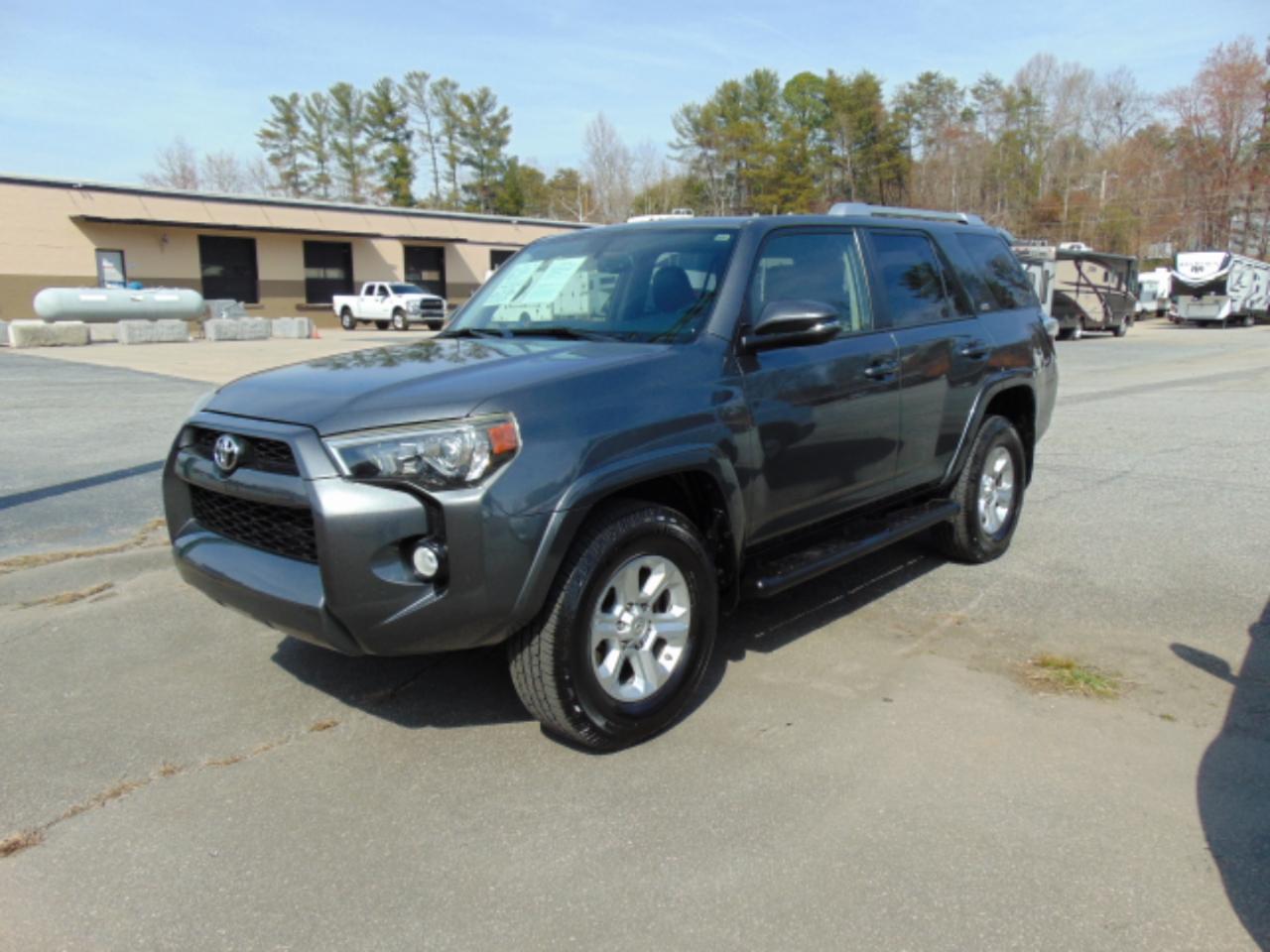 Toyota 4Runner SR5 4WD 2015