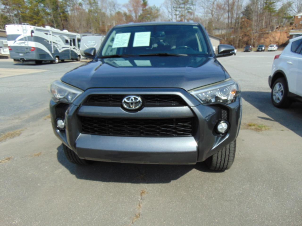 Toyota 4Runner SR5 4WD 2015