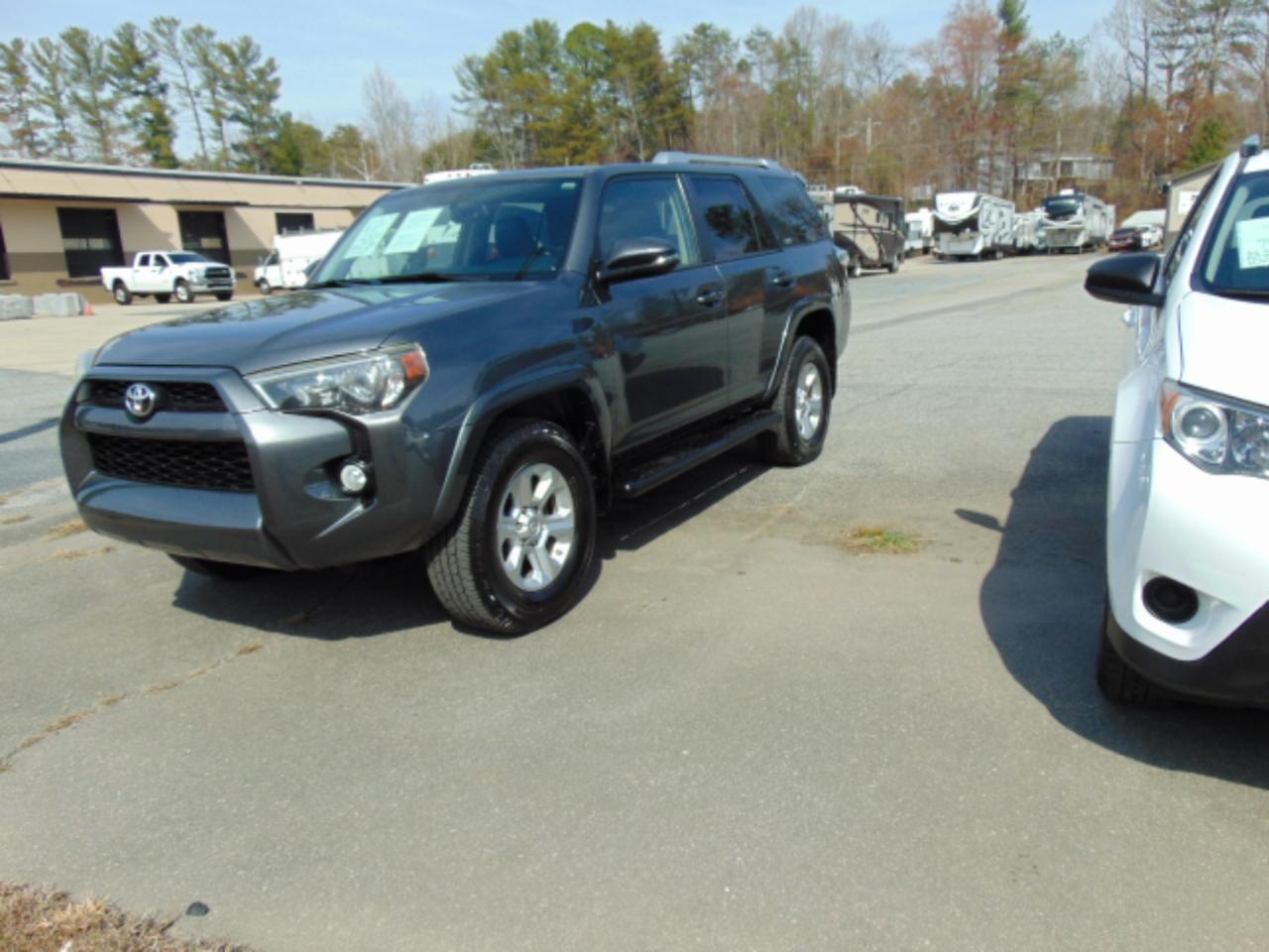 Toyota 4Runner SR5 4WD 2015