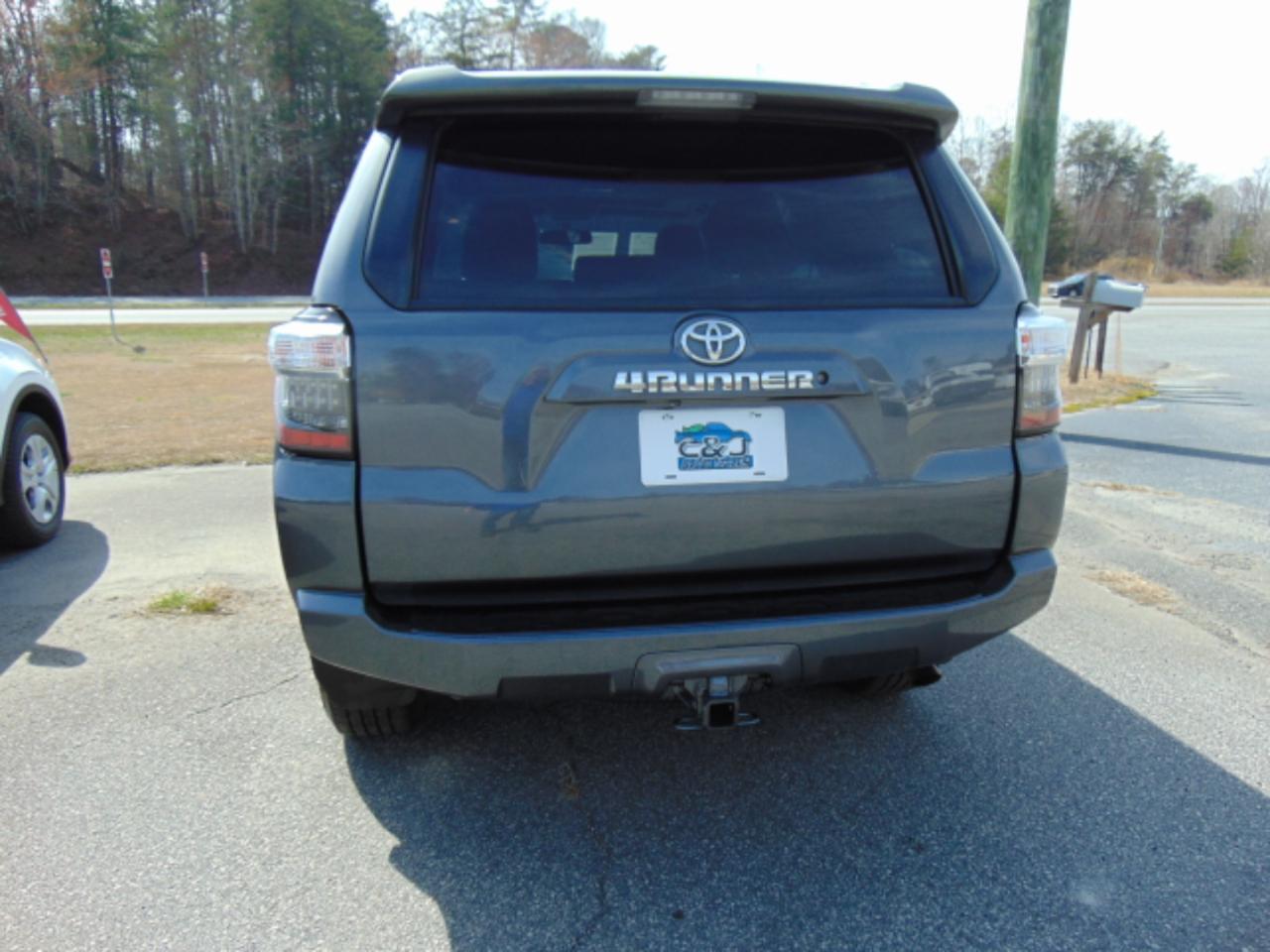 Toyota 4Runner SR5 4WD 2015