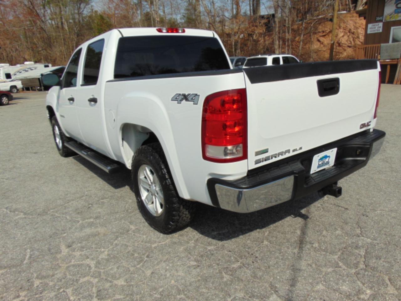 GMC Sierra 1500 SLE Crew Cab 4WD 2011