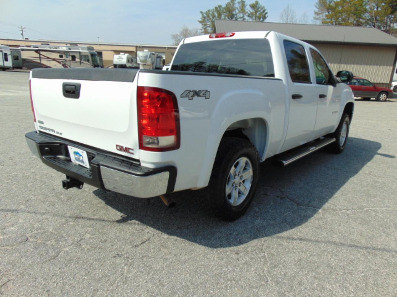 GMC Sierra 1500 SLE Crew Cab 4WD 2011