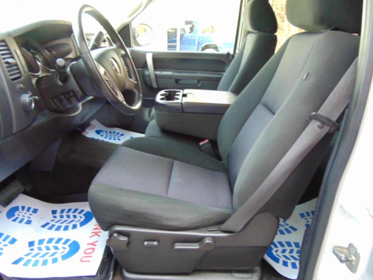 GMC Sierra 1500 SLE Crew Cab 4WD 2011