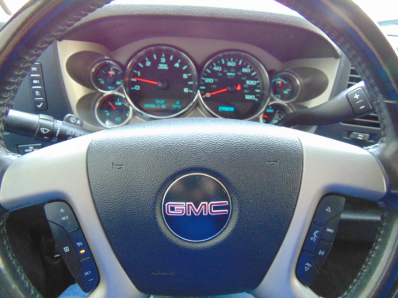 GMC Sierra 1500 SLE Crew Cab 4WD 2011