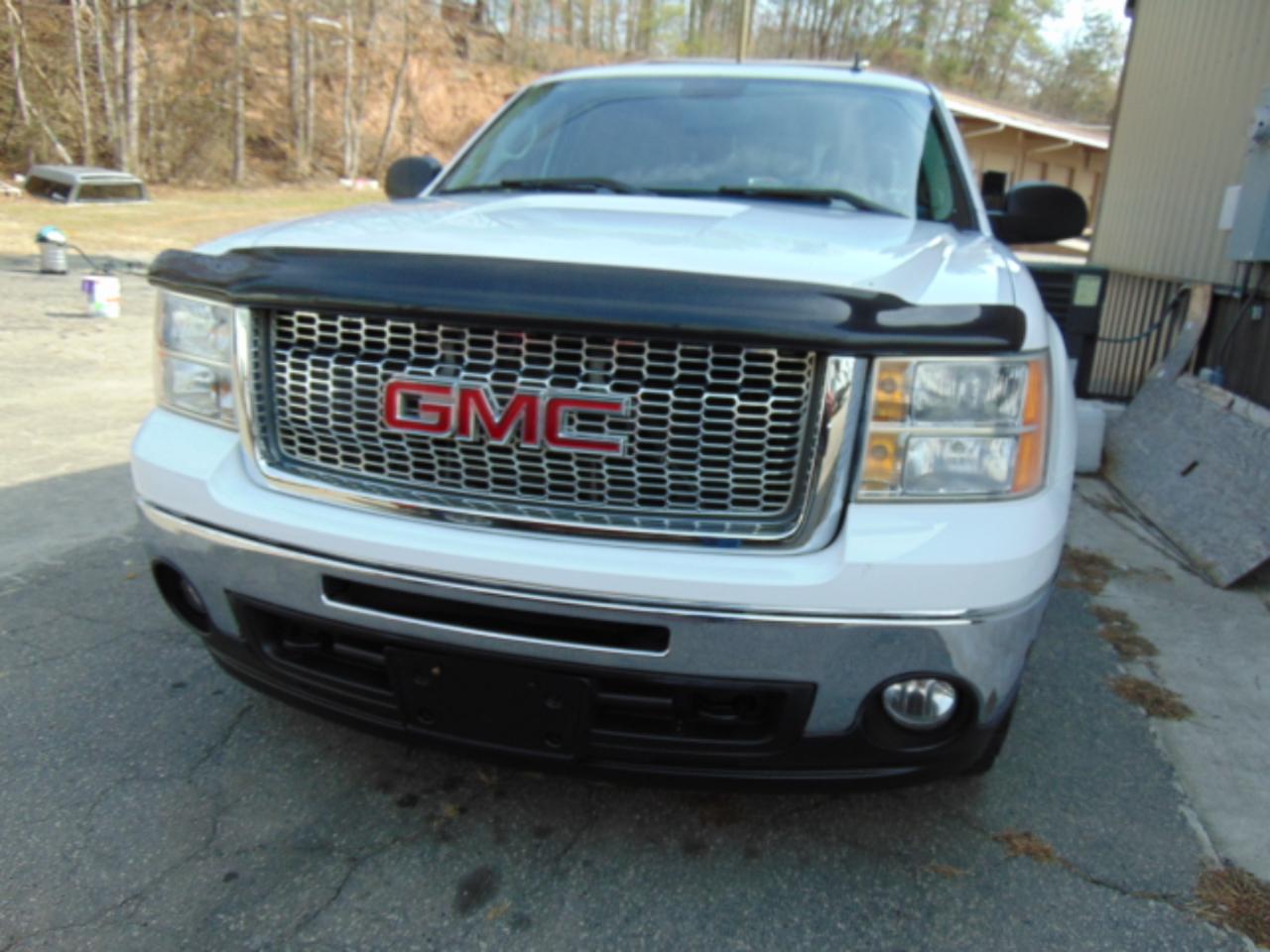 GMC Sierra 1500 SLE Crew Cab 4WD 2011
