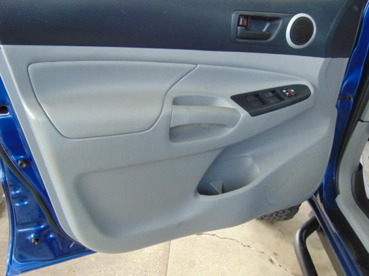 Toyota Tacoma Double Cab V6 5AT 4WD 2015