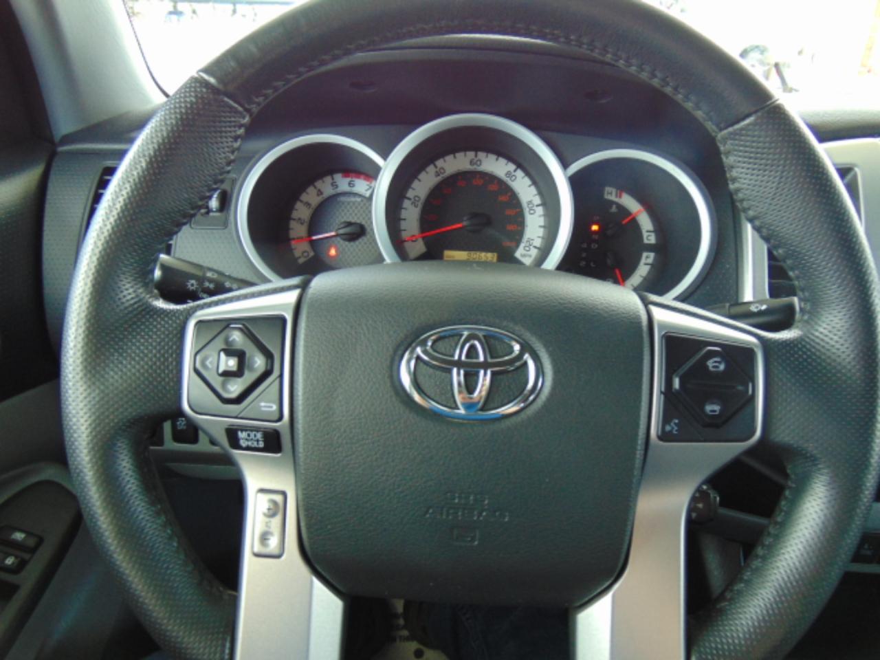 Toyota Tacoma Double Cab V6 5AT 4WD 2015