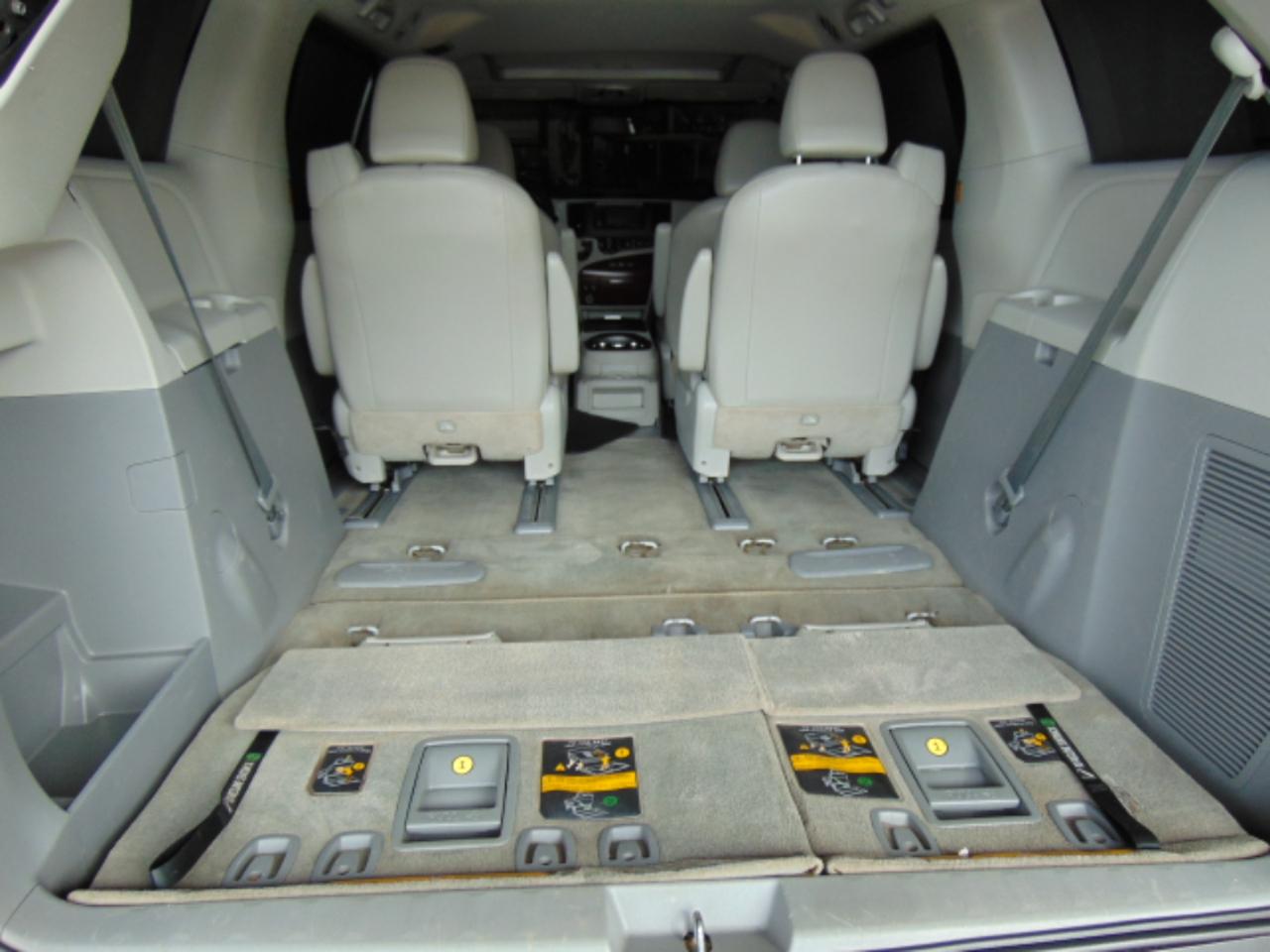 Toyota Sienna Limited AWD 7-Passenger V6 2013