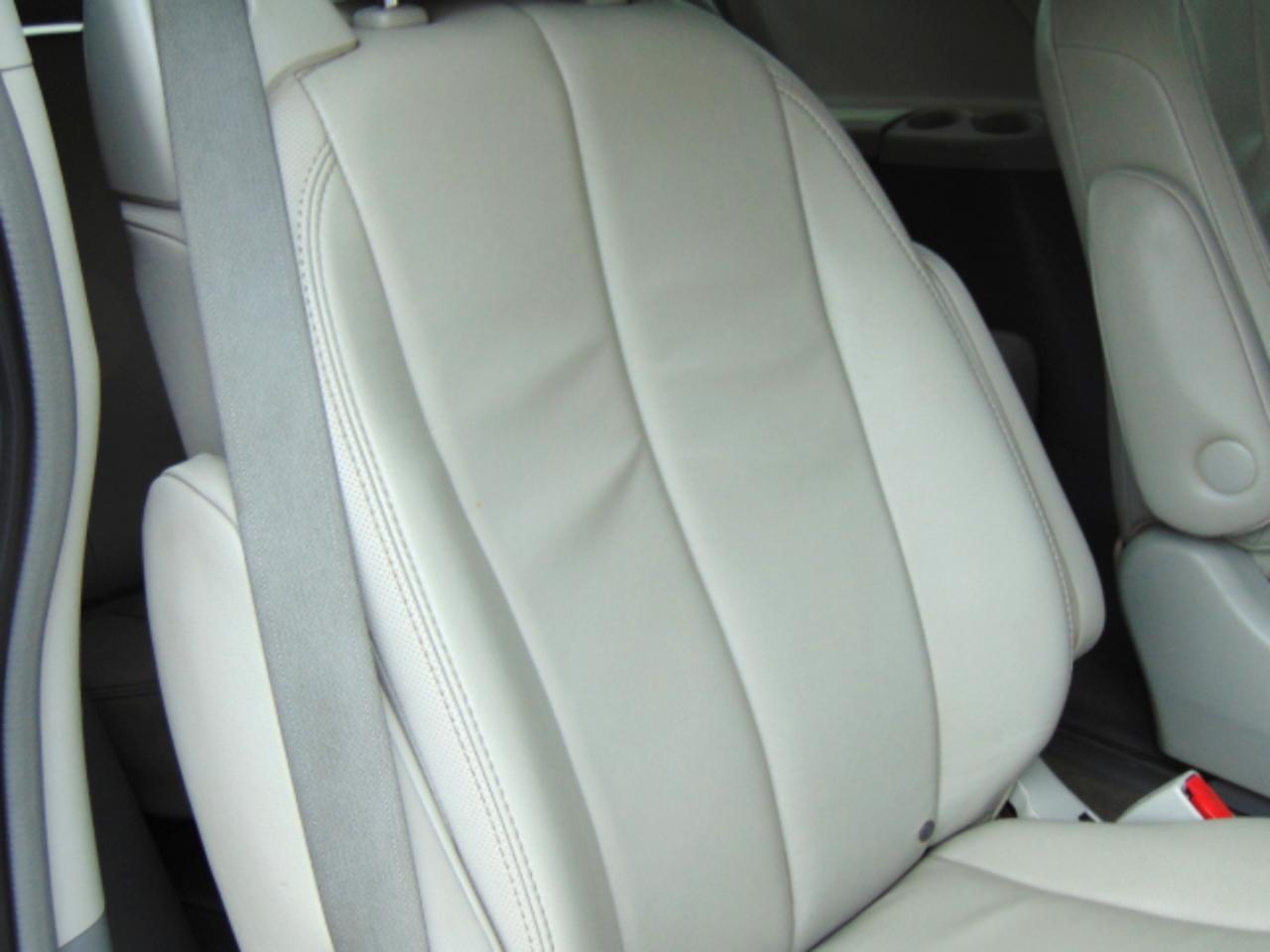 Toyota Sienna Limited AWD 7-Passenger V6 2013