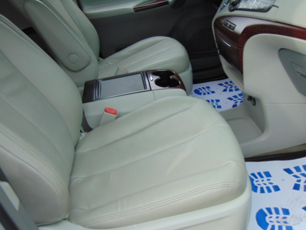 Toyota Sienna Limited AWD 7-Passenger V6 2013