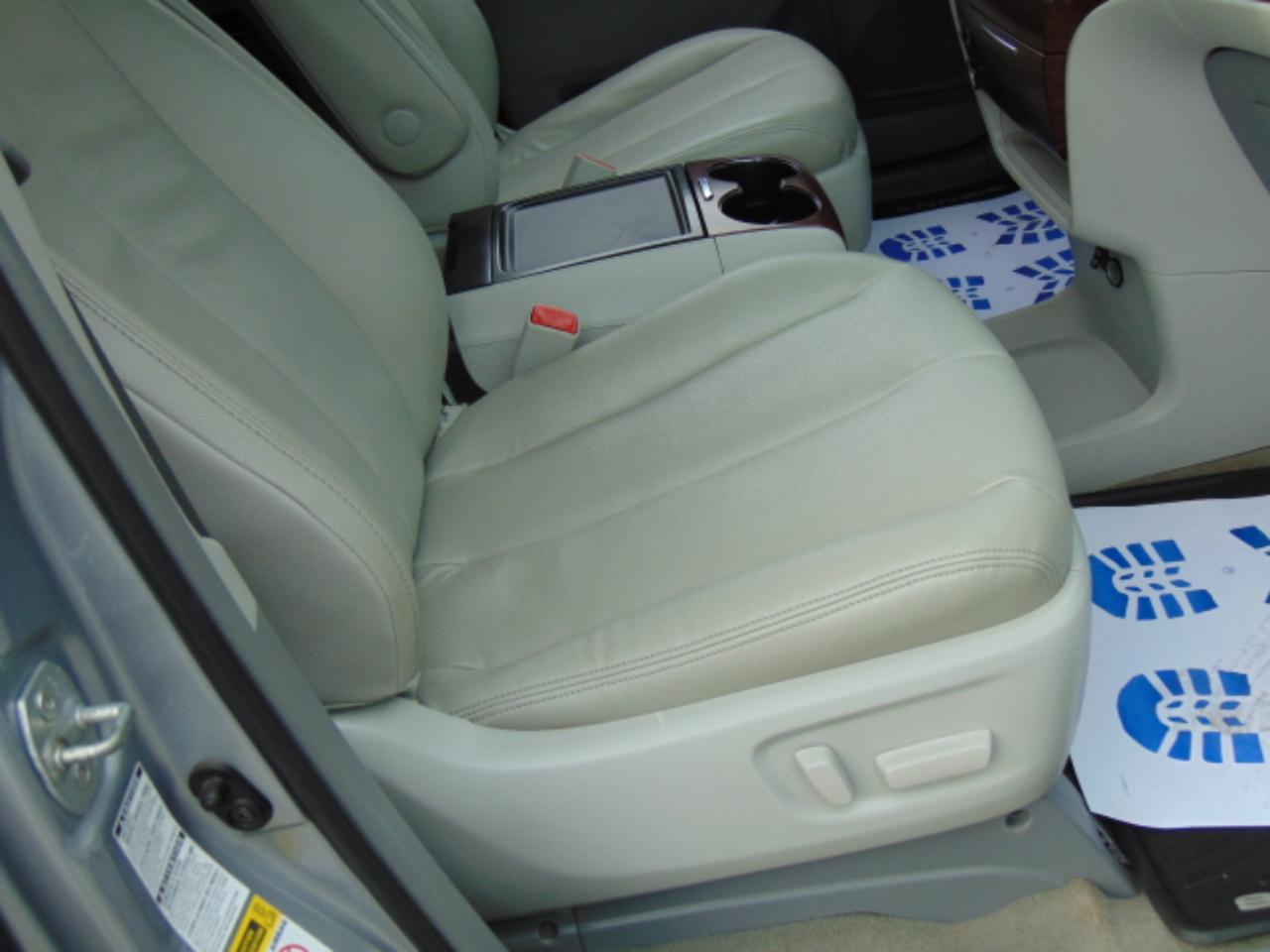 Toyota Sienna Limited AWD 7-Passenger V6 2013