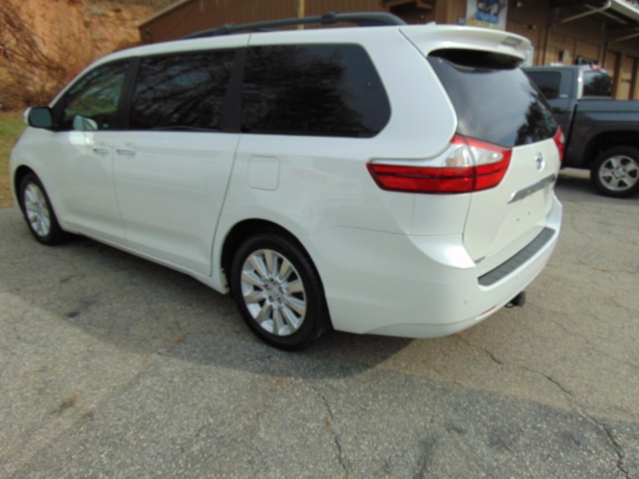 Toyota Sienna  2015
