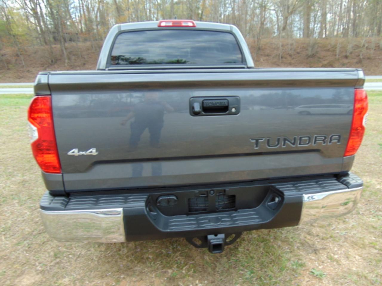 Toyota Tundra SR5 5.7L V8 CrewMax 4WD 2020