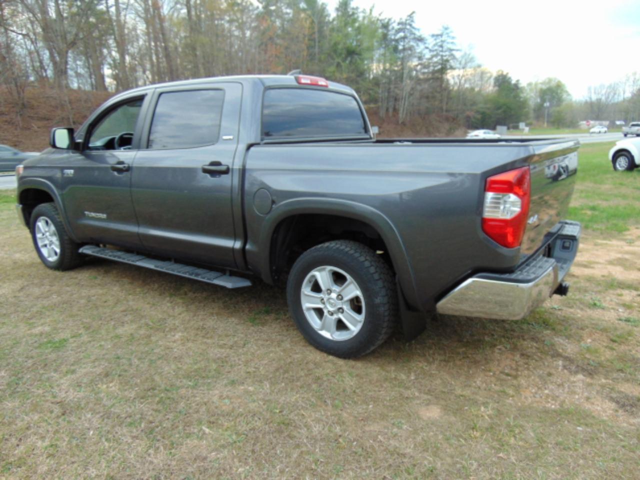 Toyota Tundra SR5 5.7L V8 CrewMax 4WD 2020