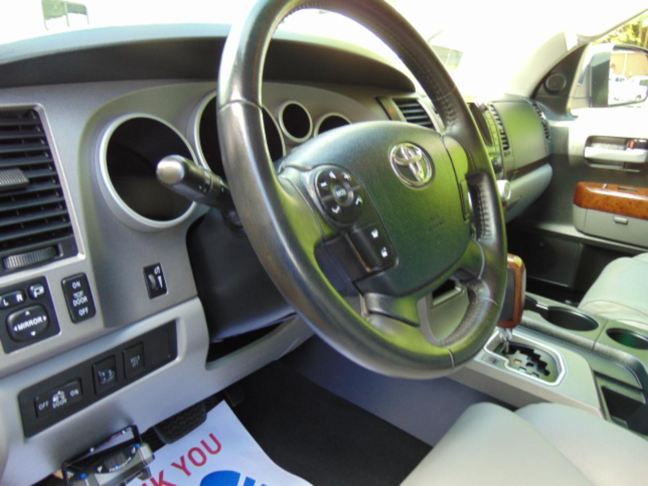 Toyota Tundra Limited 5.7L Double Cab 4WD 2012