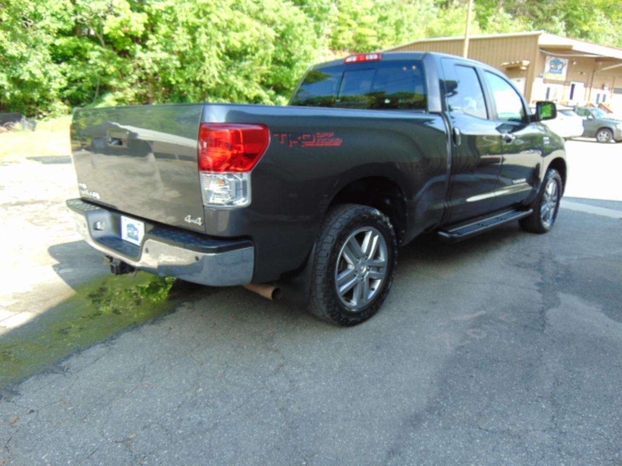 Toyota Tundra Limited 5.7L Double Cab 4WD 2012