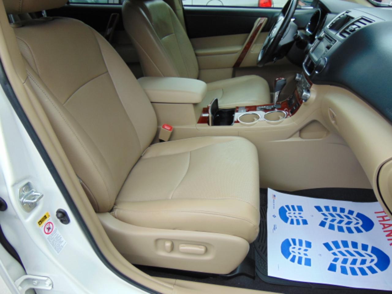 Toyota Highlander Limited 2WD 2013