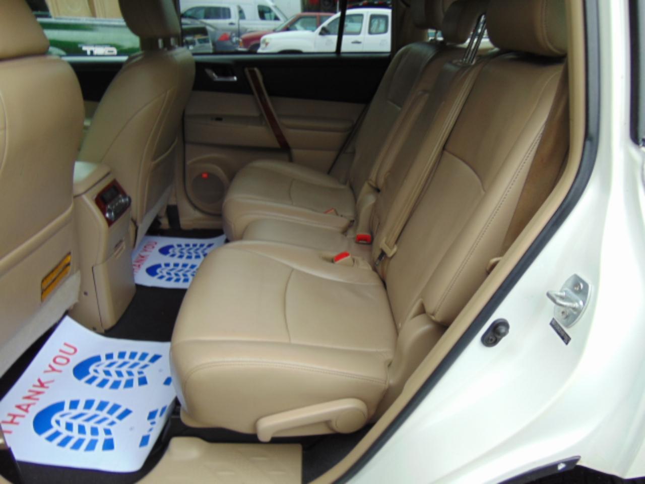 Toyota Highlander Limited 2WD 2013