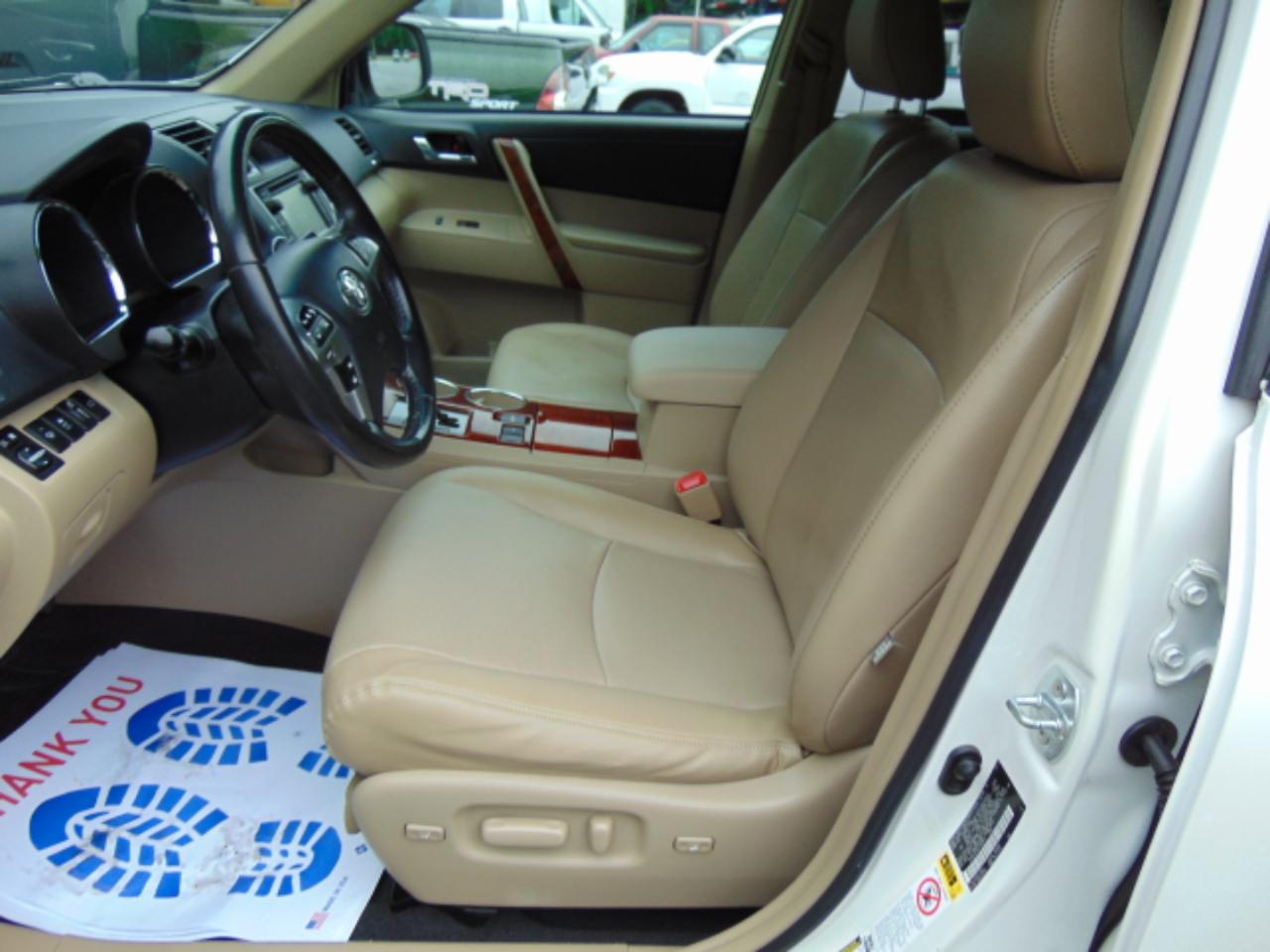 Toyota Highlander Limited 2WD 2013