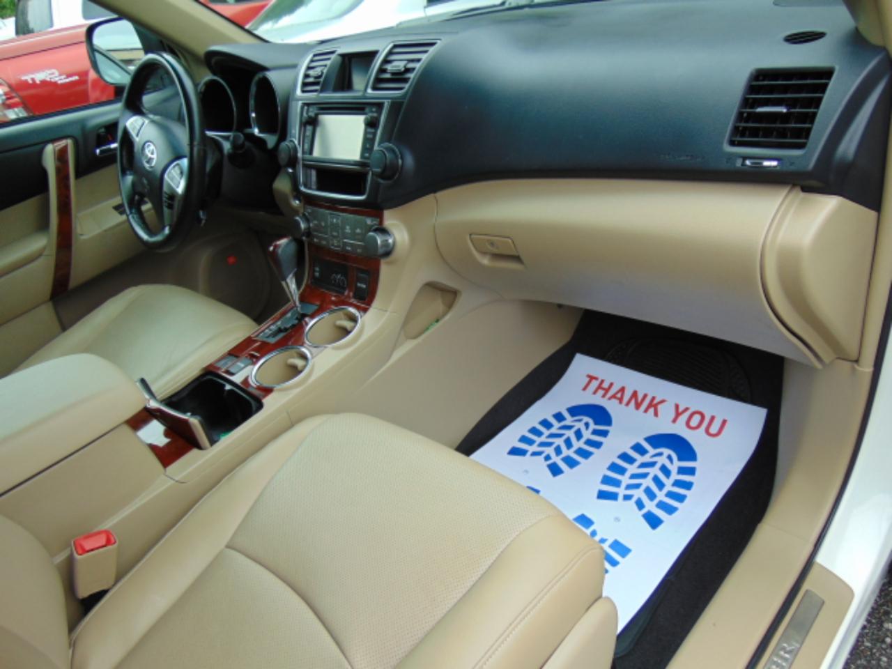 Toyota Highlander Limited 2WD 2013