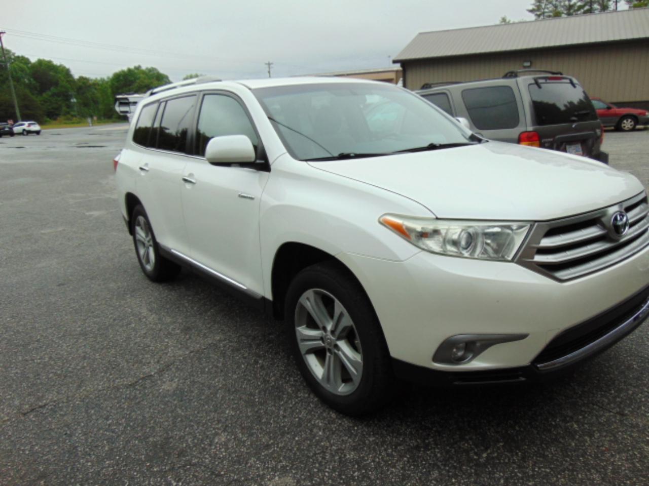 Toyota Highlander Limited 2WD 2013
