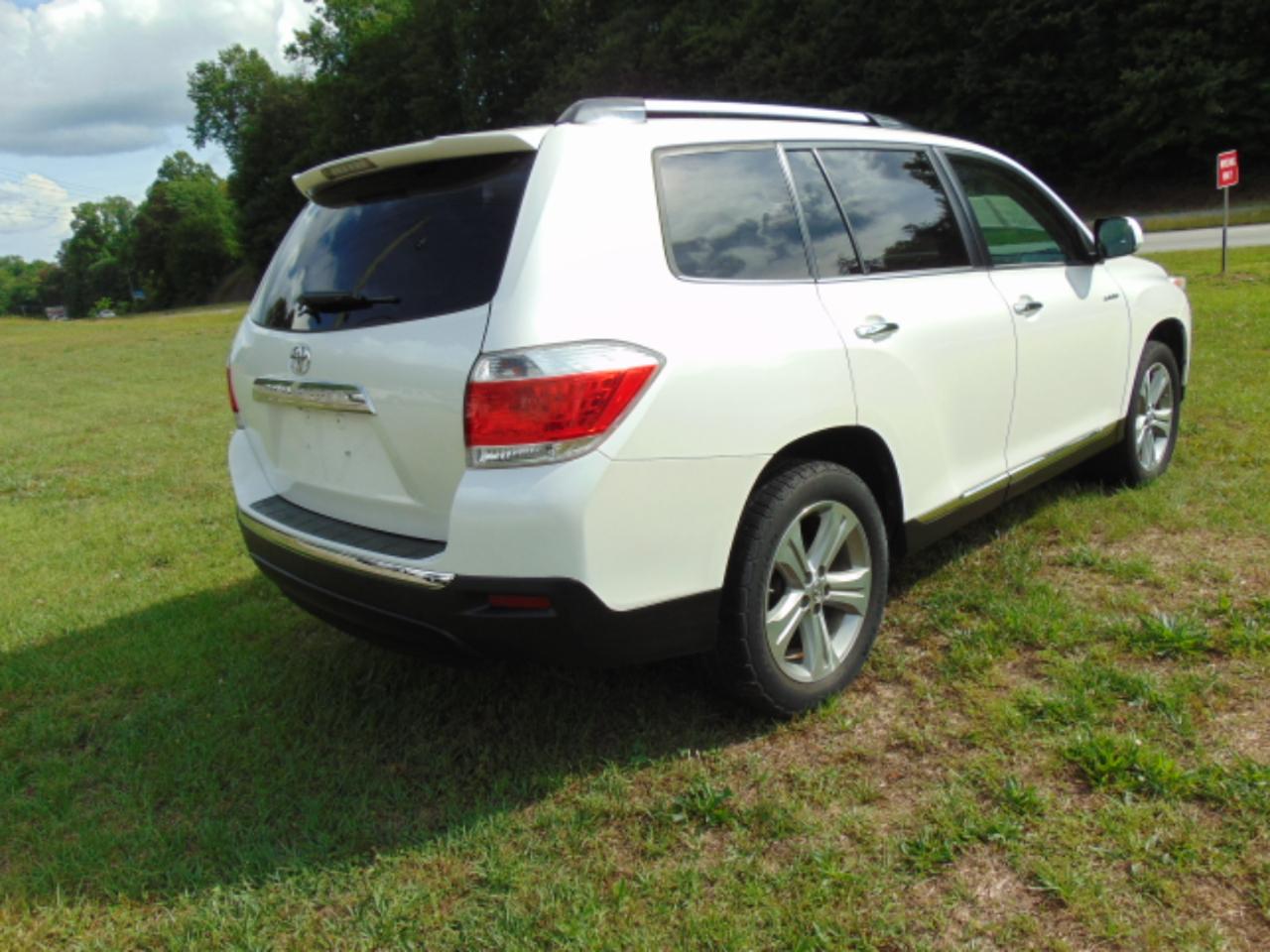 Toyota Highlander Limited 2WD 2013