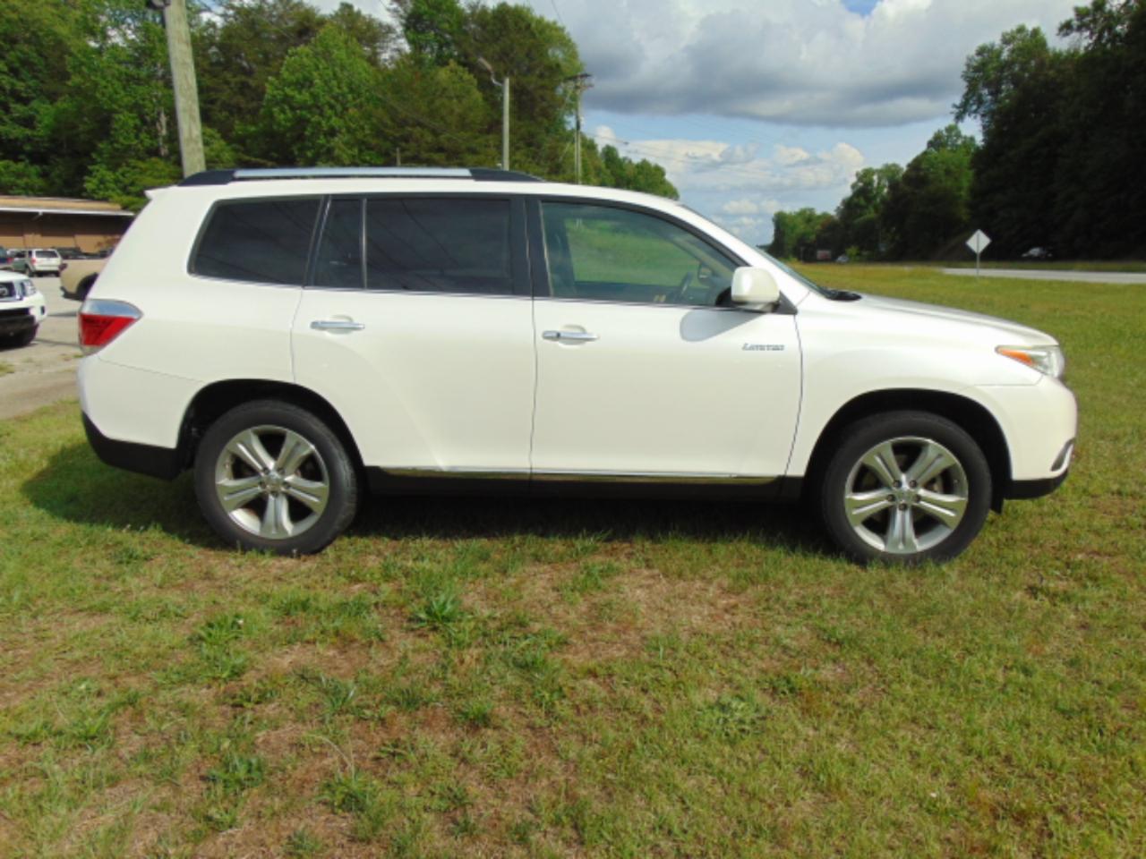 Toyota Highlander Limited 2WD 2013