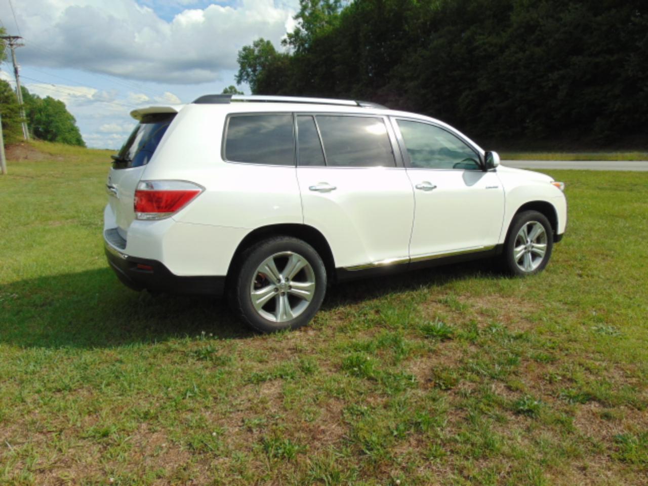 Toyota Highlander Limited 2WD 2013