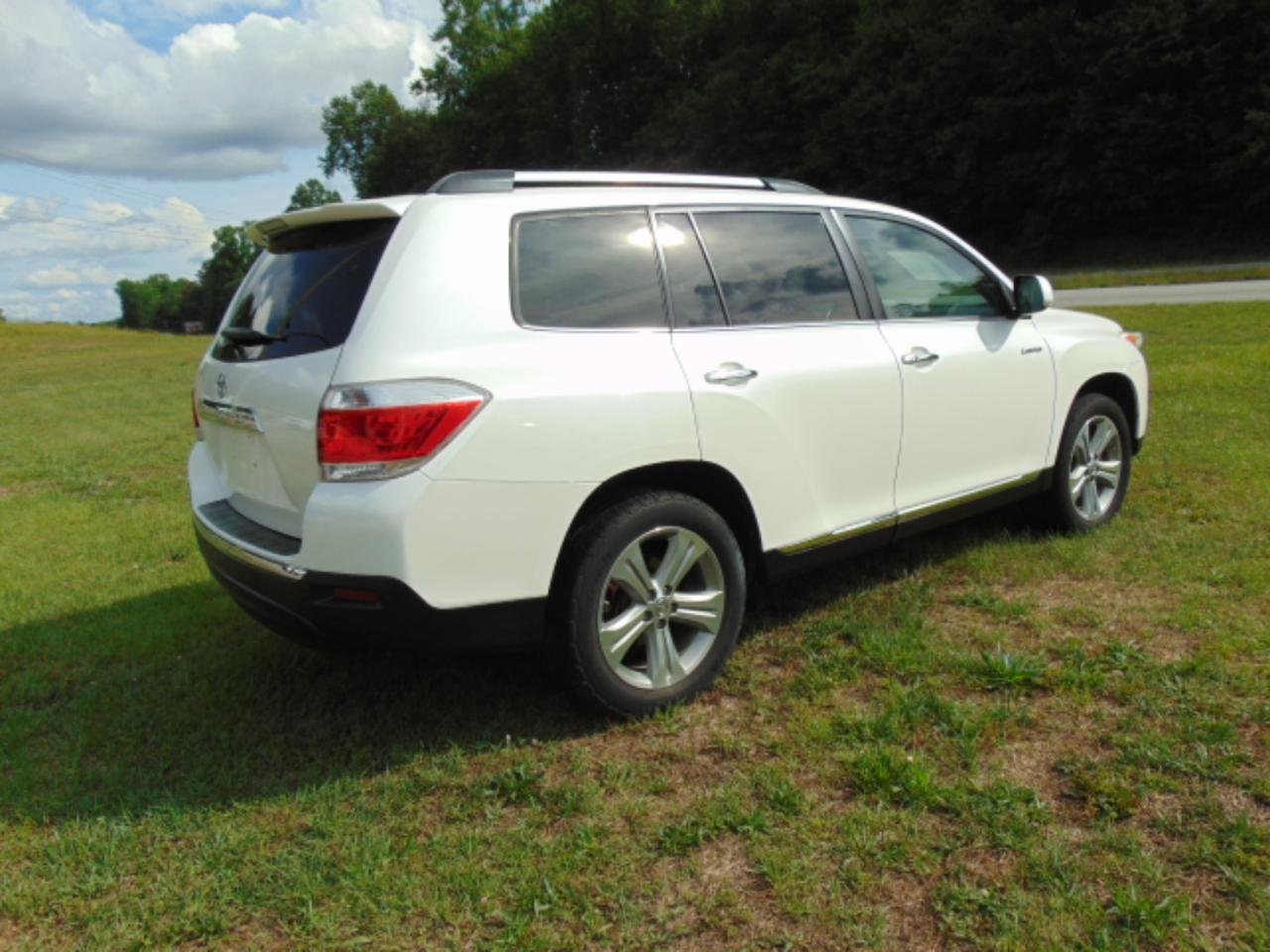 Toyota Highlander Limited 2WD 2013