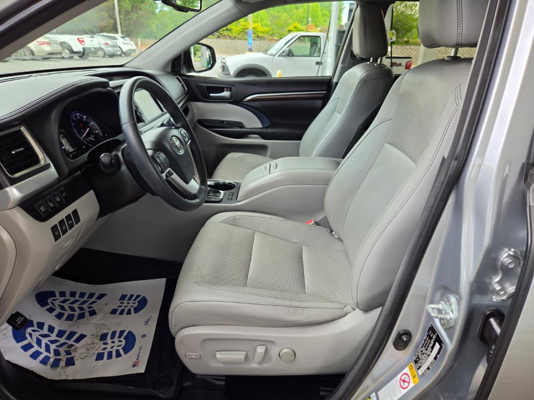 Toyota Highlander Limited AWD V6 2016