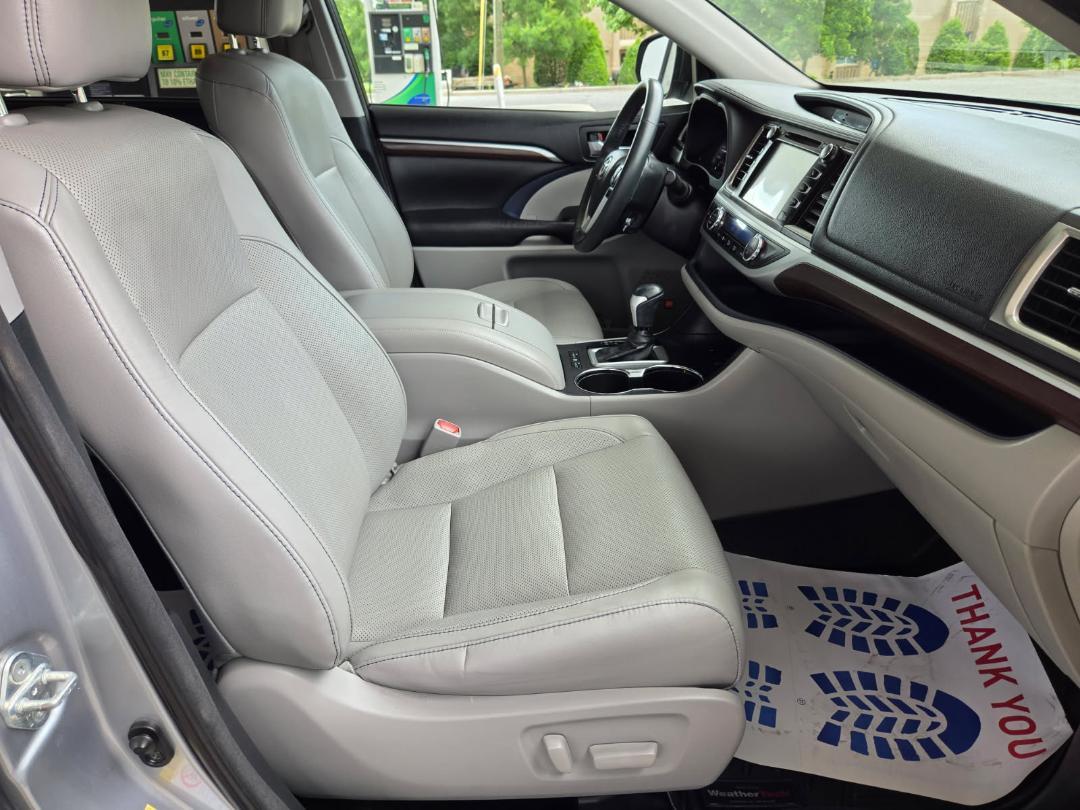 Toyota Highlander Limited AWD V6 2016