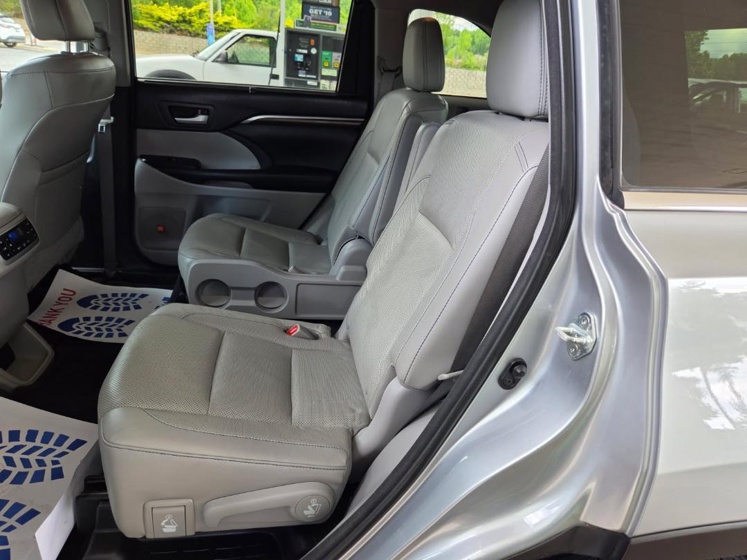 Toyota Highlander Limited AWD V6 2016