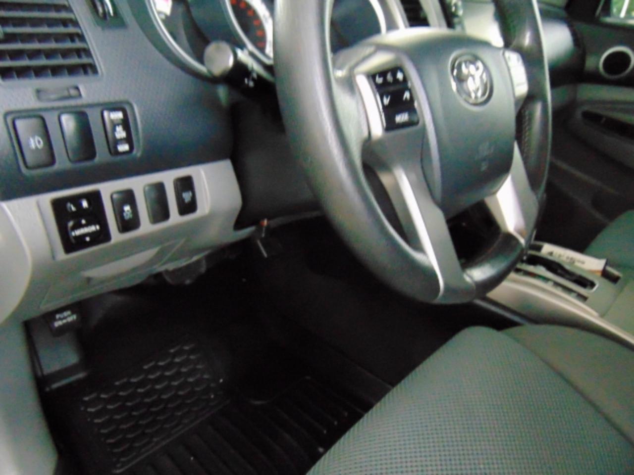 Toyota Tacoma  2013