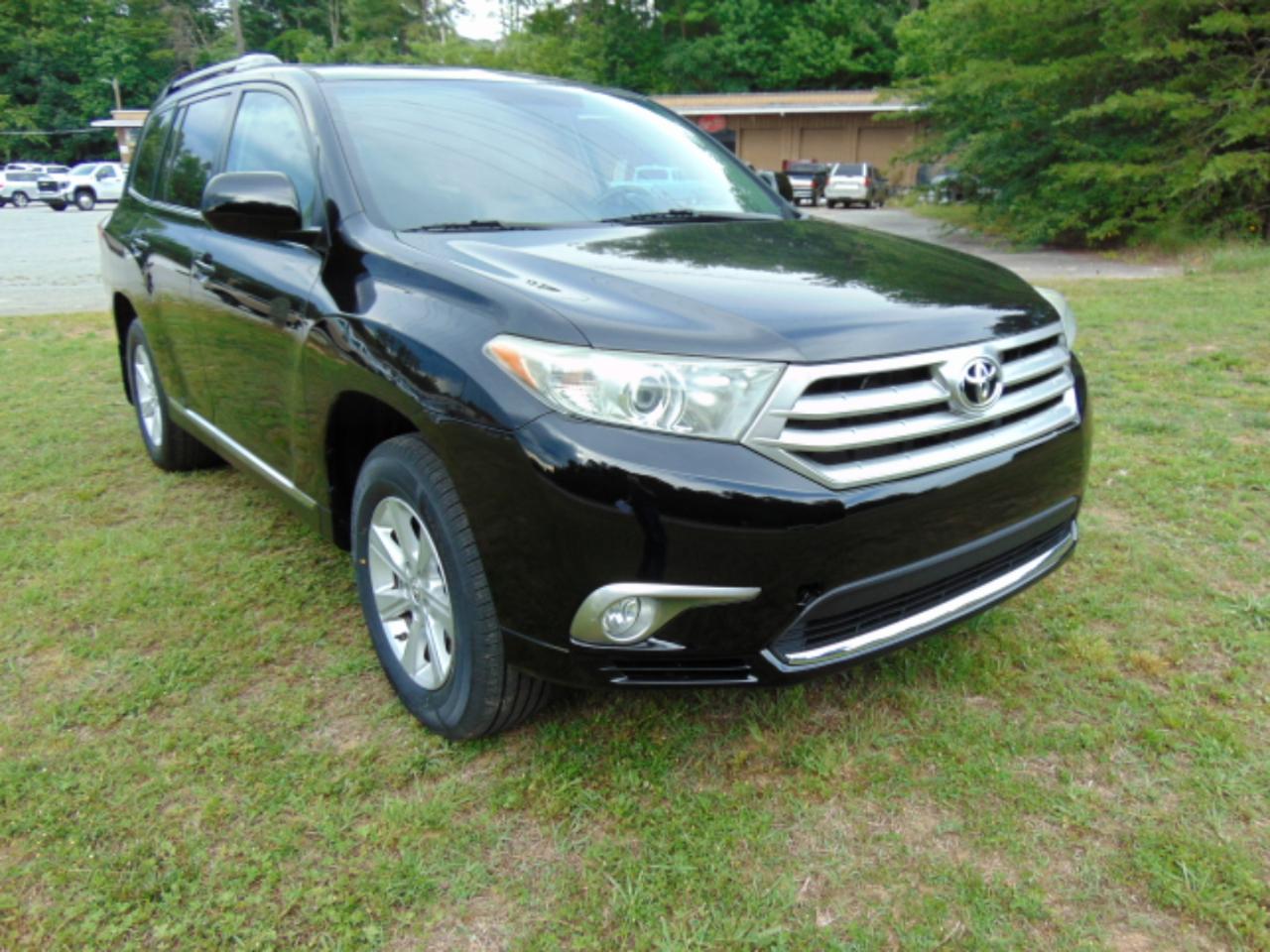 Toyota Highlander Base 4WD 2012