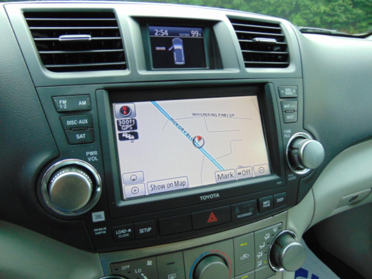 Toyota Highlander Base 4WD 2012