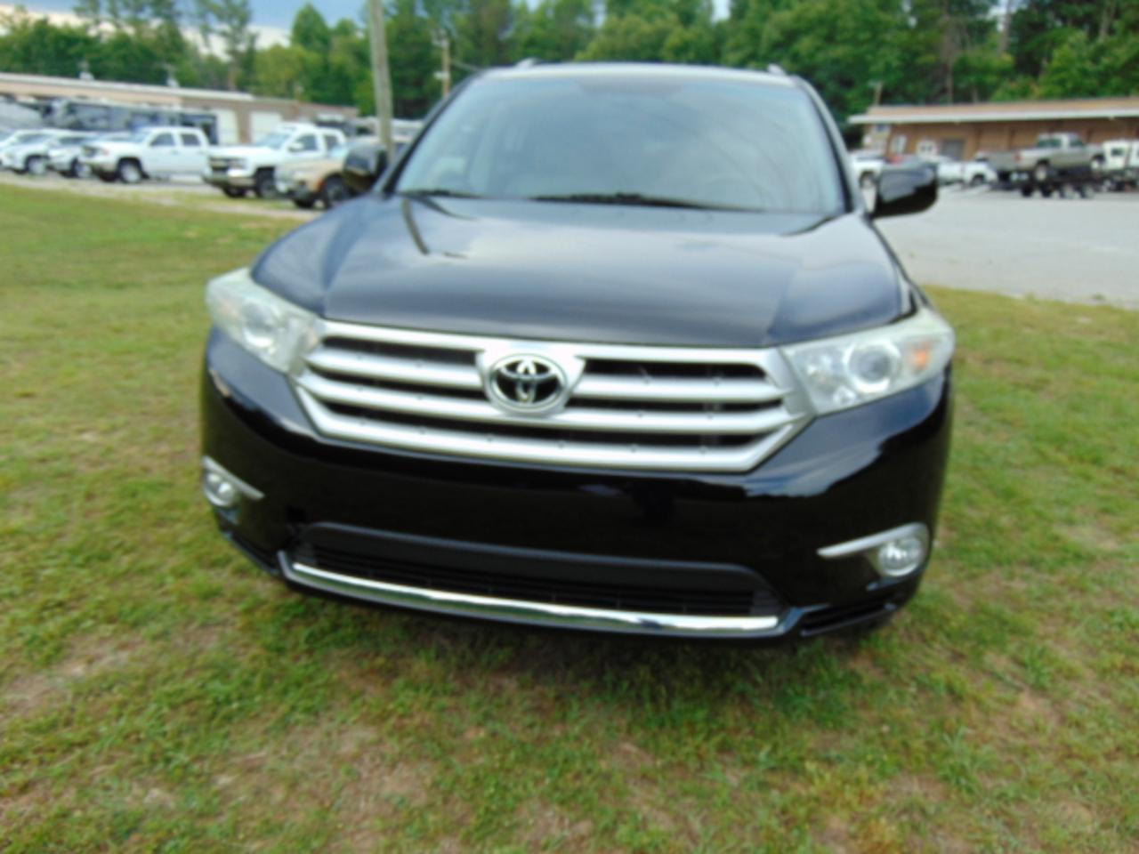 Toyota Highlander Base 4WD 2012