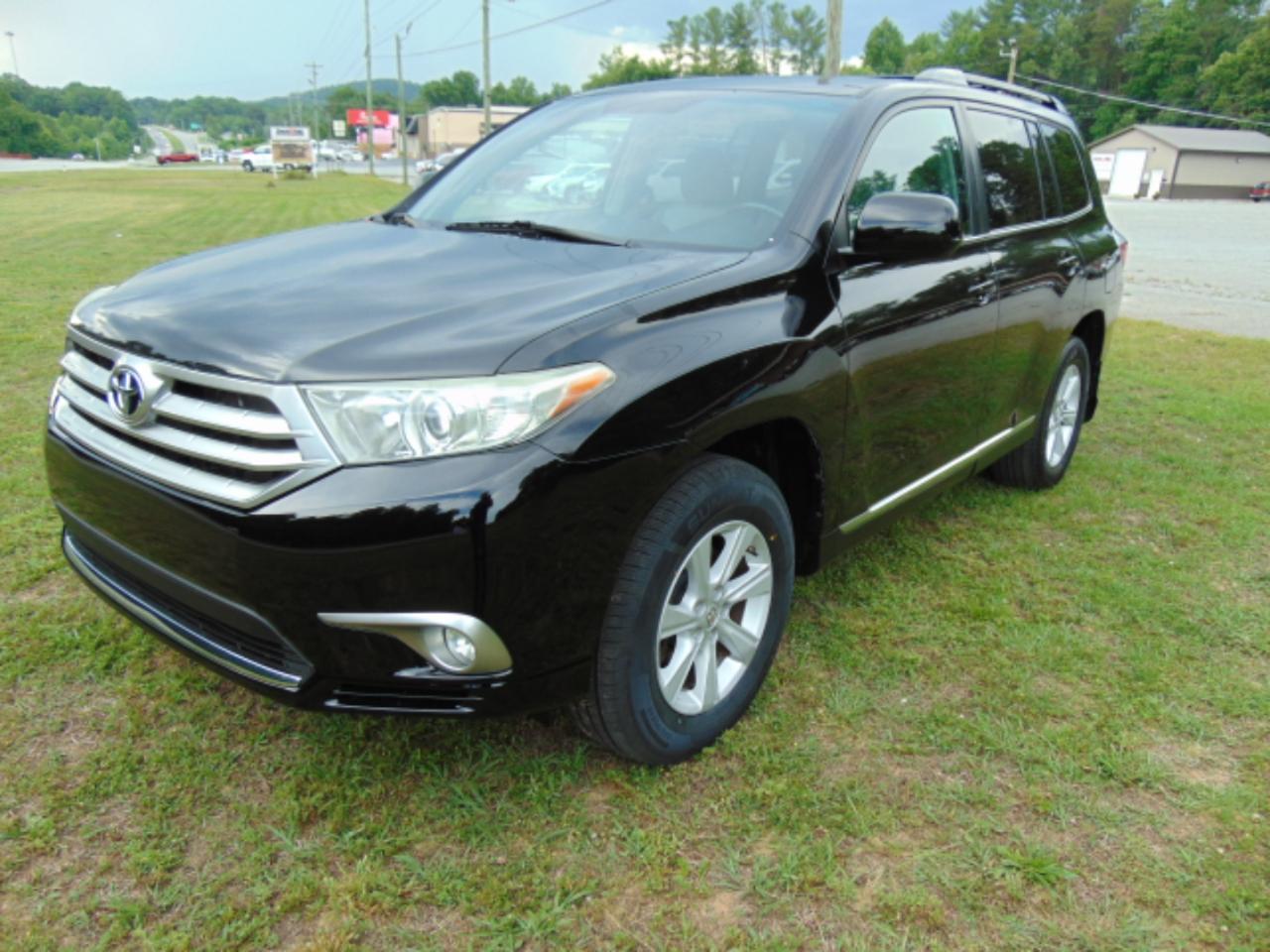 Toyota Highlander Base 4WD 2012
