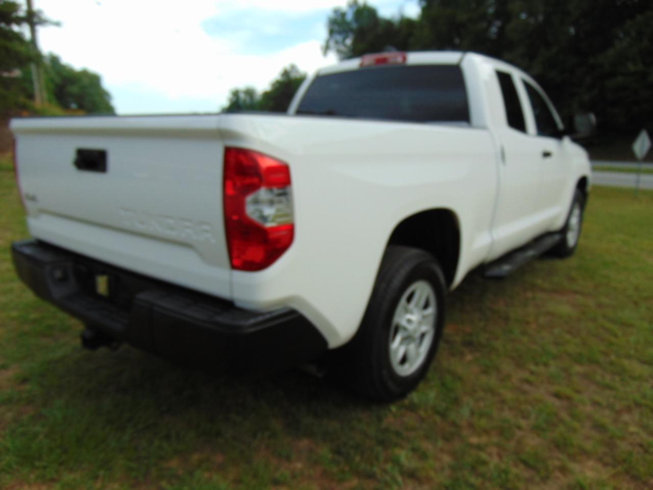 Toyota Tundra SR5 5.7L V8 Double Cab 4WD 2020
