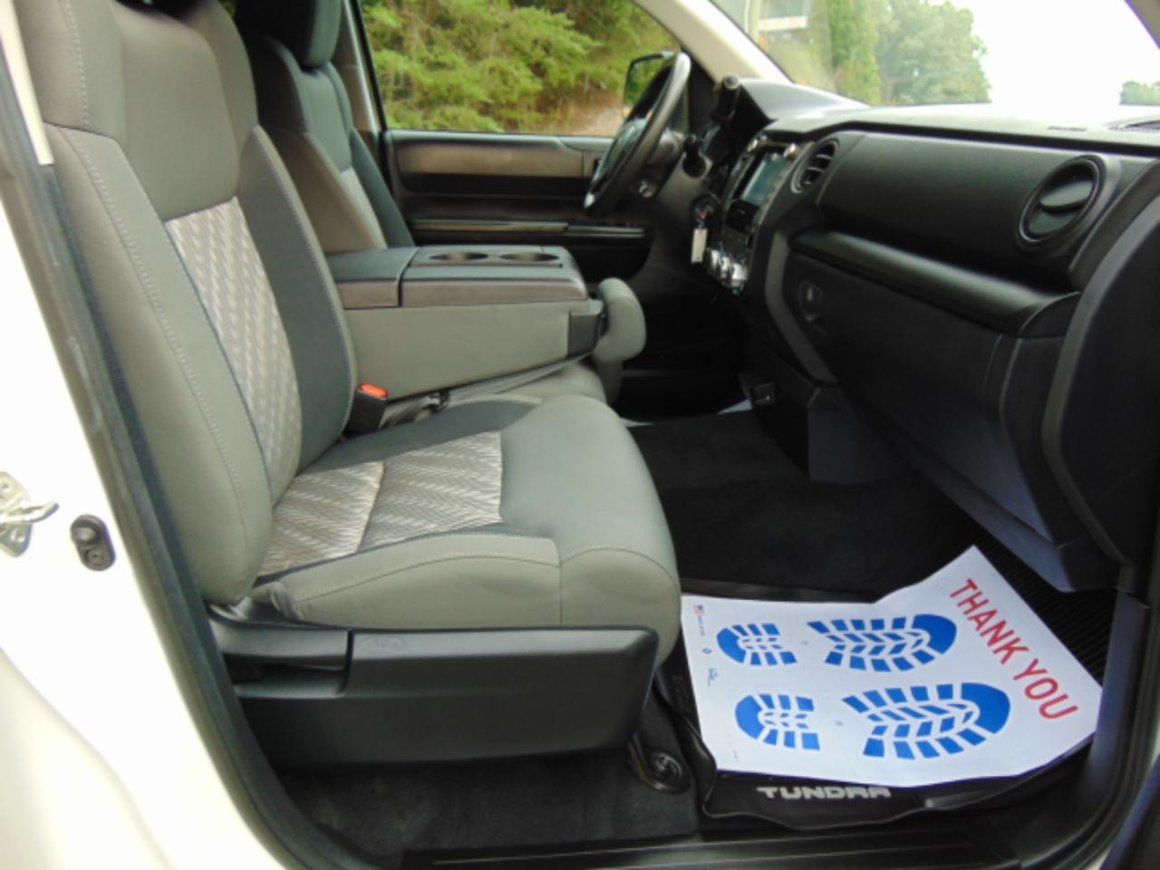 Toyota Tundra SR5 5.7L V8 Double Cab 4WD 2020