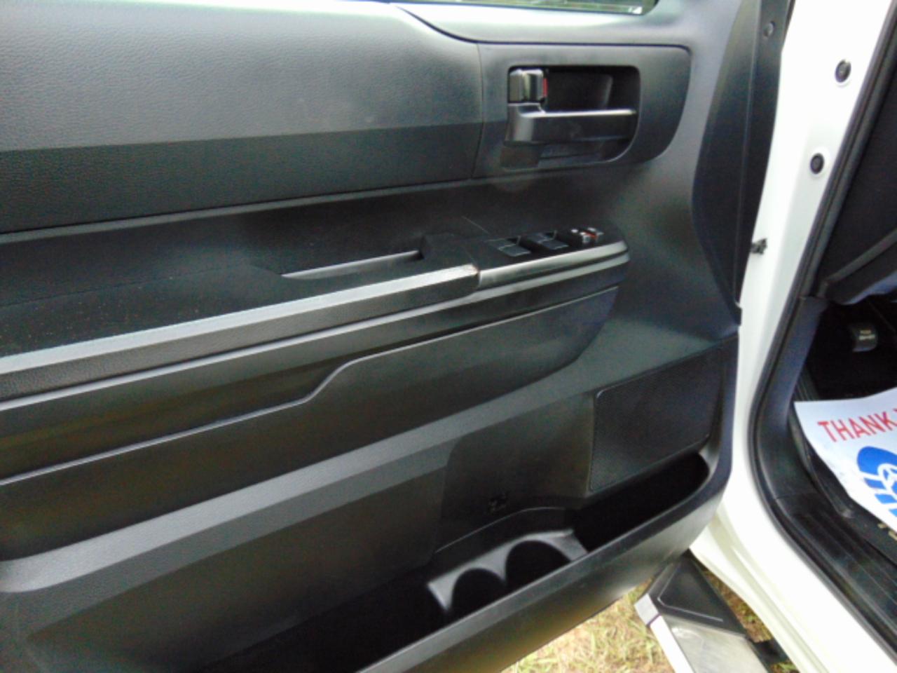 Toyota Tundra SR5 5.7L V8 Double Cab 4WD 2020