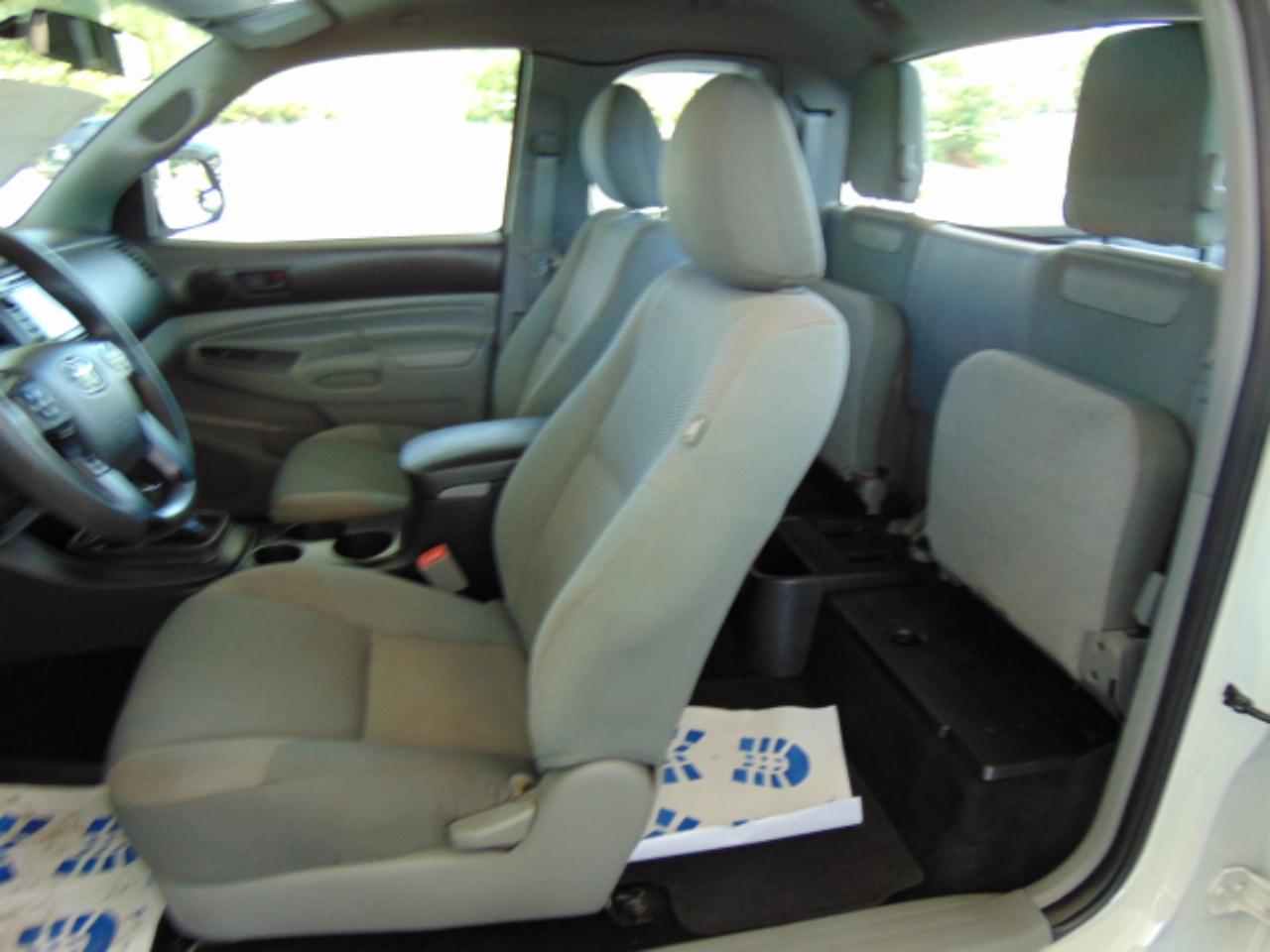 Toyota Tacoma Access Cab I4 5MT 2WD 2015