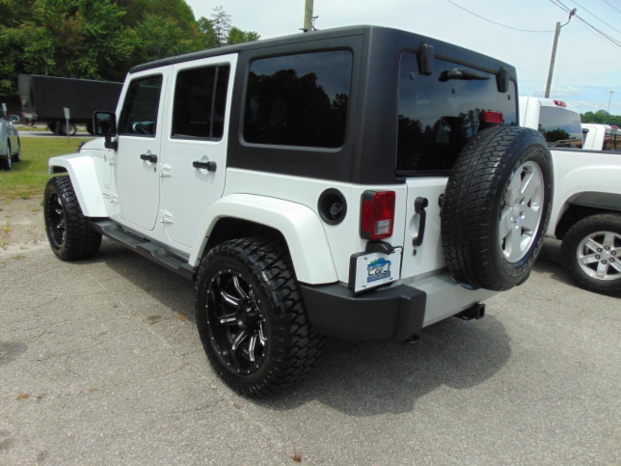 Jeep Wrangler Unlimited Sahara 4WD 2012