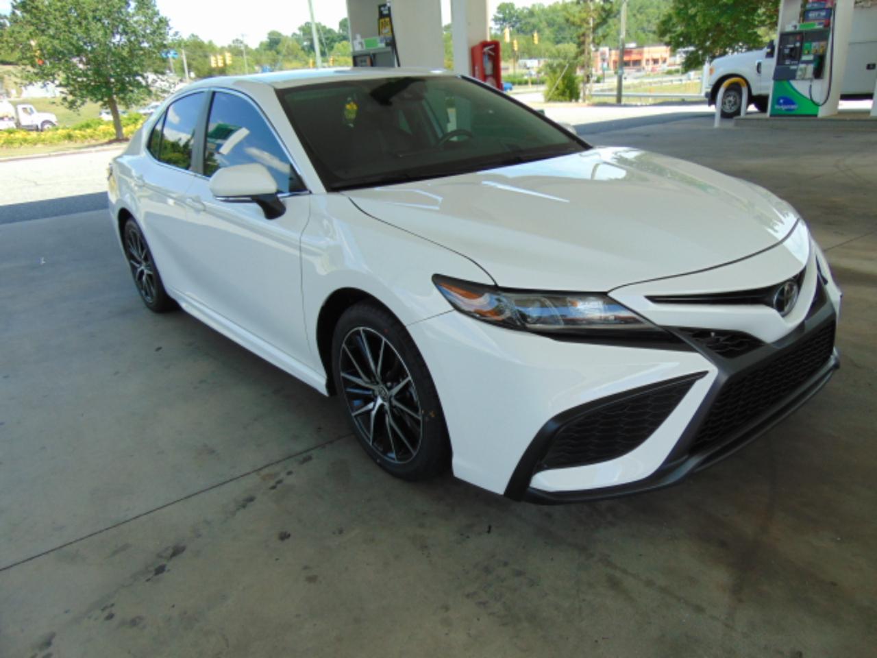 Toyota Camry SE 2022
