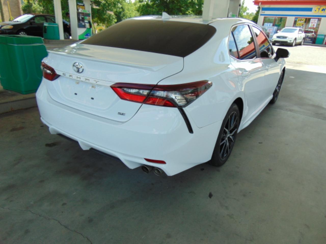 Toyota Camry SE 2022