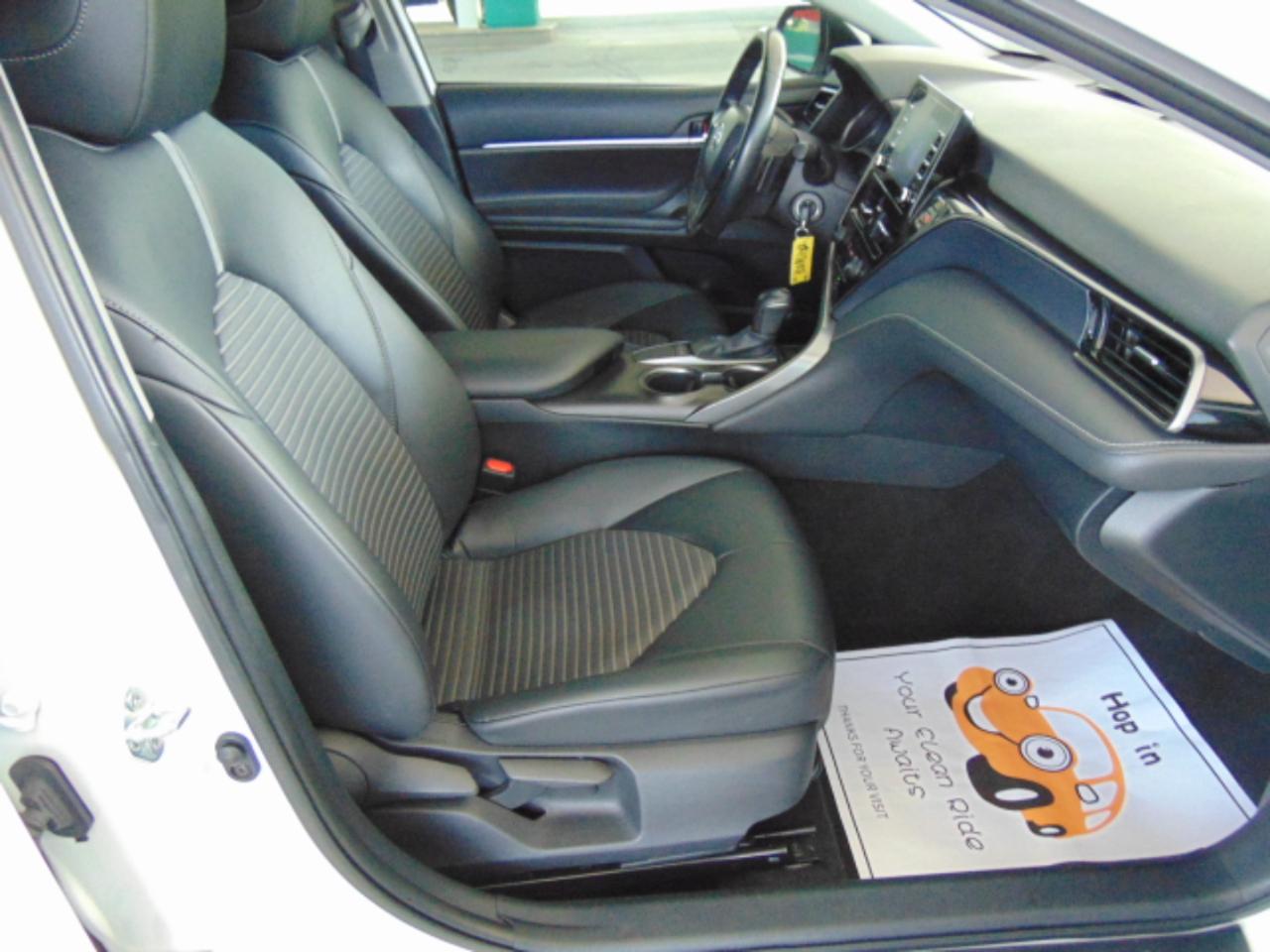Toyota Camry SE 2022
