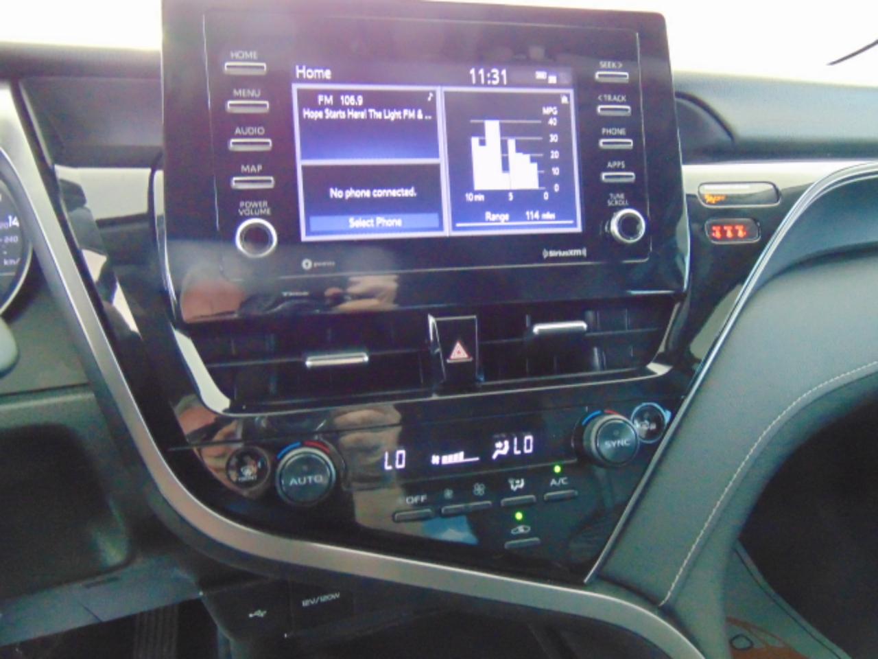 Toyota Camry SE 2022
