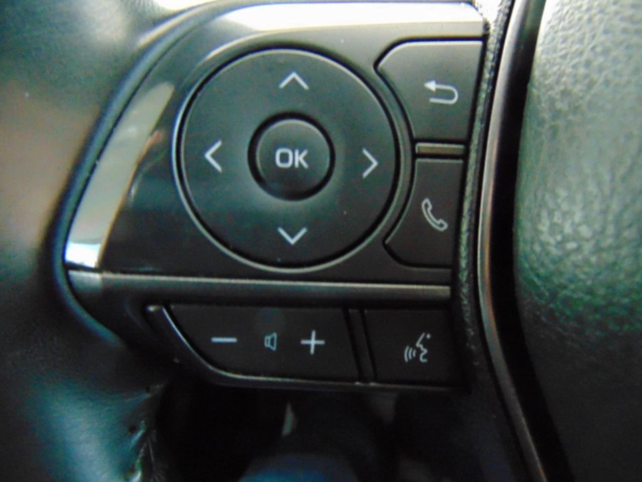 Toyota Camry SE 2022