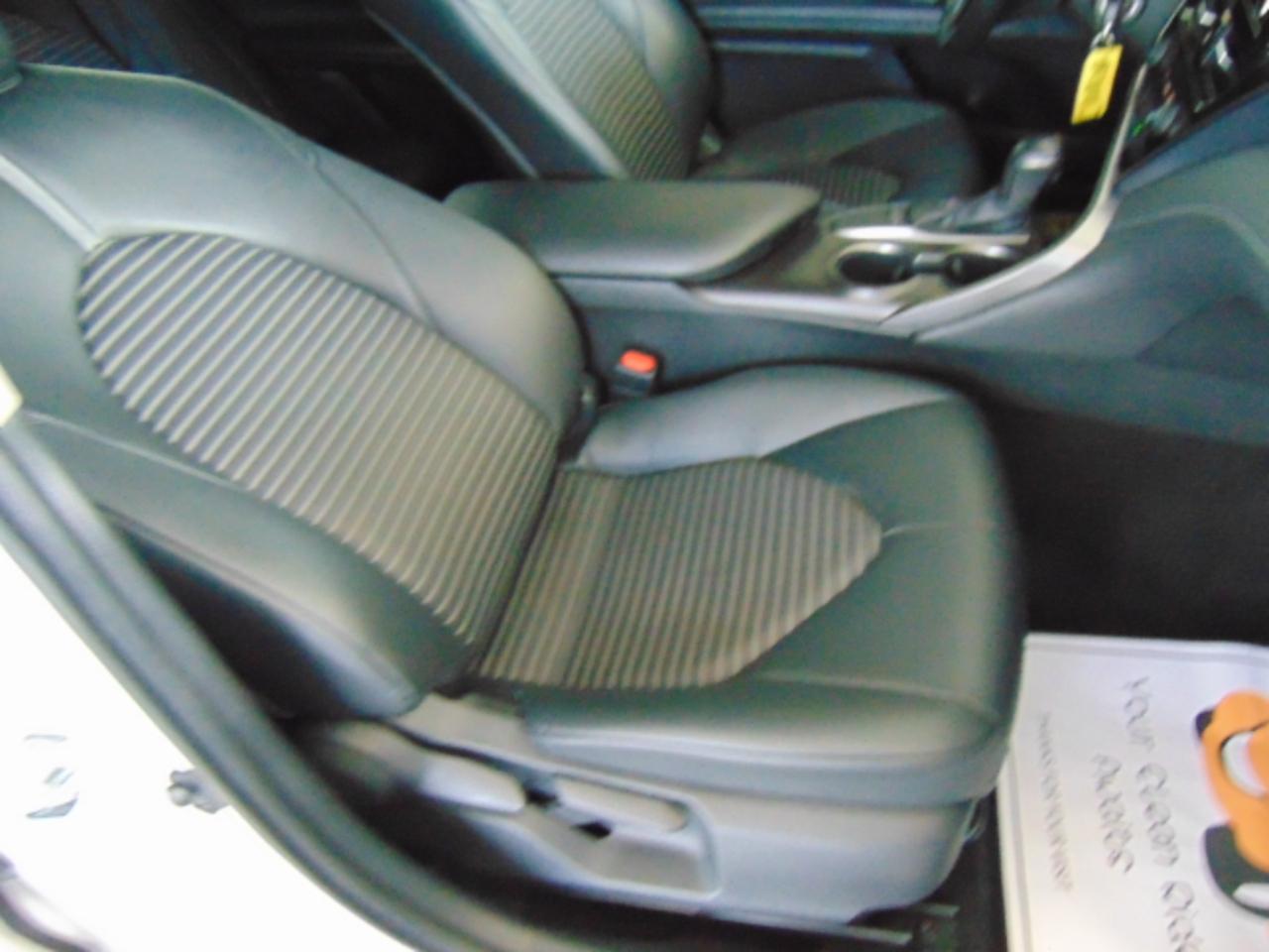 Toyota Camry SE 2022